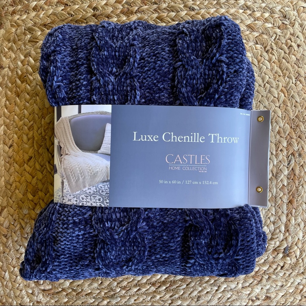 Luxe Chenille Throw - Picture 2 of 3